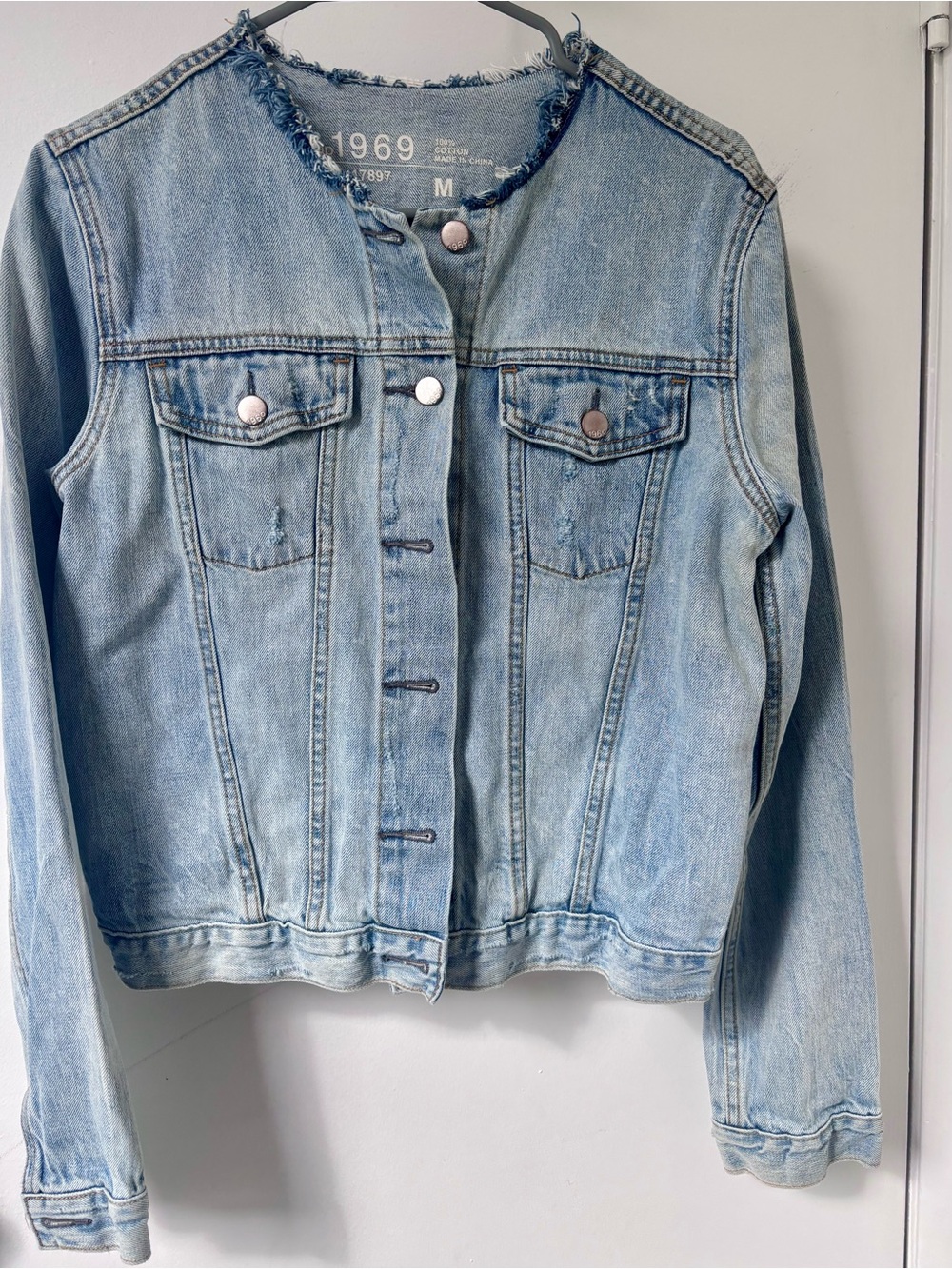 Gap 1969 Light Blue Denim Jacket - Women's Medium Distressed- cut off collar